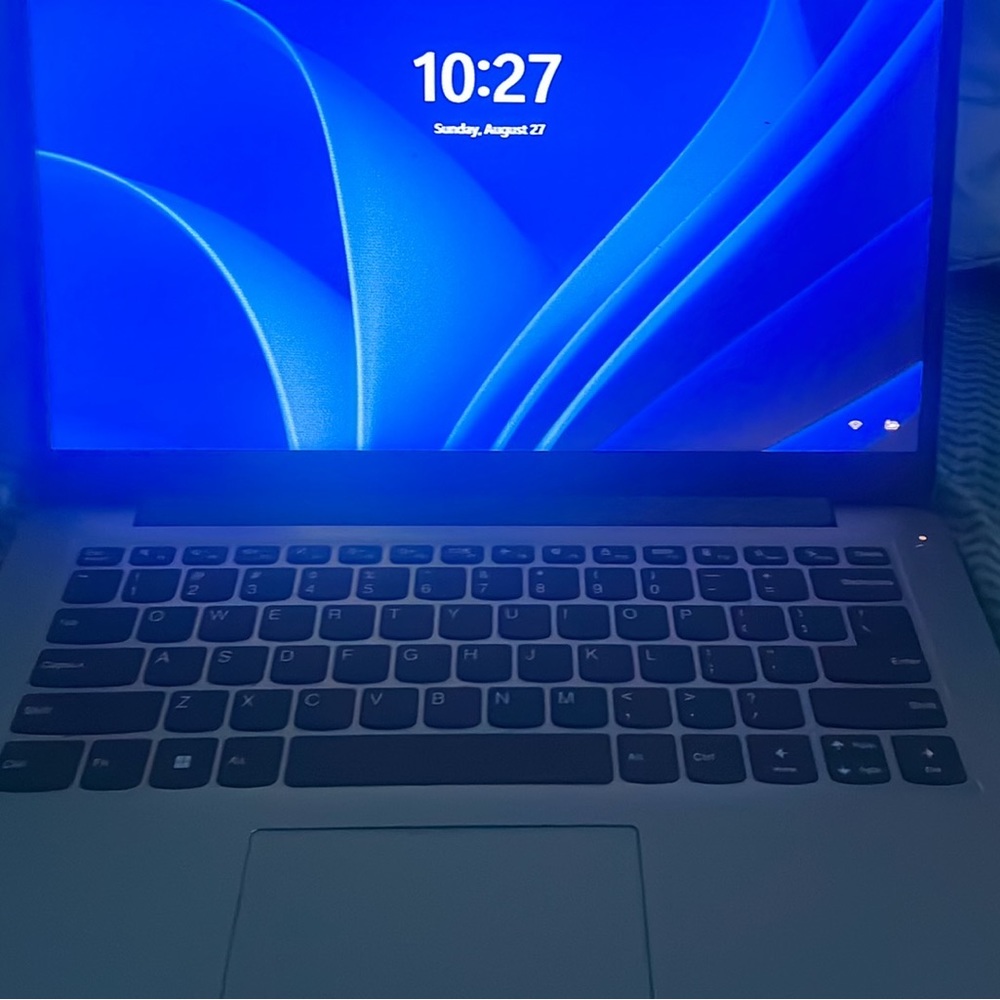 Lenovo 14" IdeaPad 1i Laptop RAM 256GB SSD Storage Windows 11